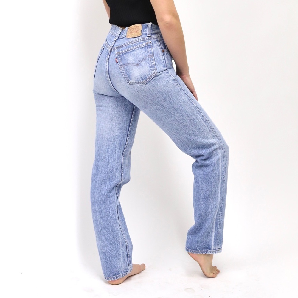 90s Vintage Levis Light Wash USA Made W 28”